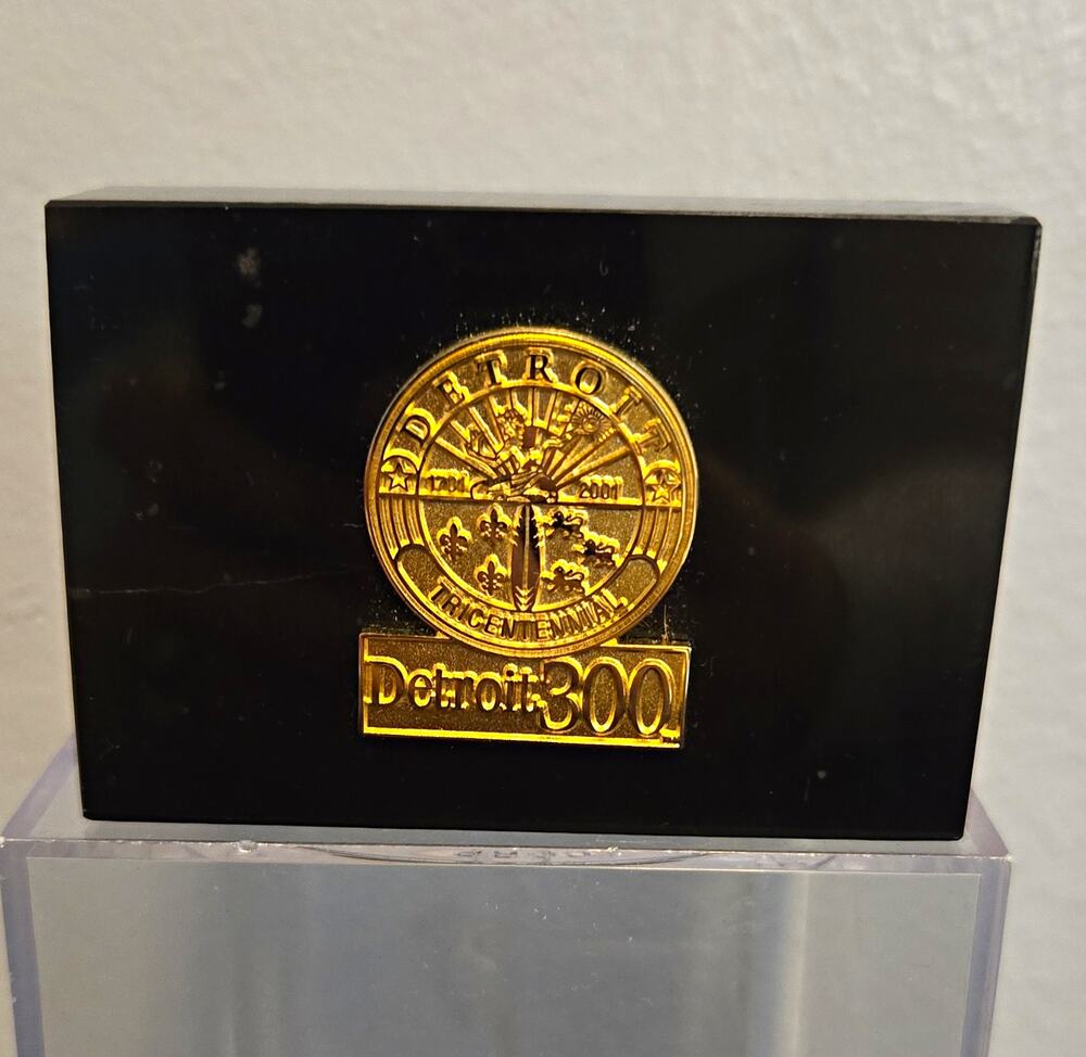Detroit 300 Tricentennial Commemorative Gold & Marble Paperweight 1701-2001
